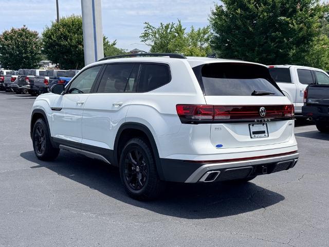 2024 Volkswagen Atlas 2.0T Peak Edition SEL