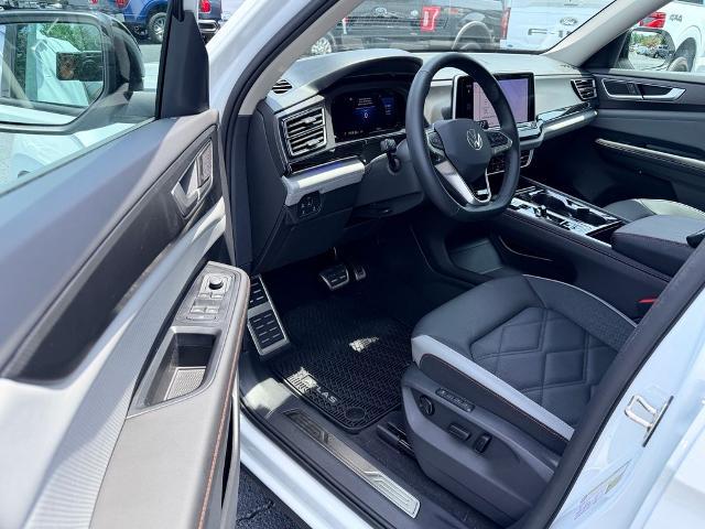 2024 Volkswagen Atlas 2.0T Peak Edition SEL