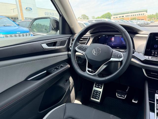 2024 Volkswagen Atlas 2.0T Peak Edition SEL