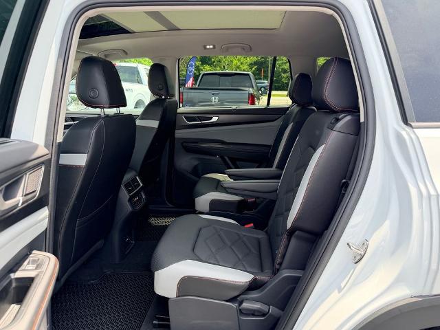 2024 Volkswagen Atlas 2.0T Peak Edition SEL