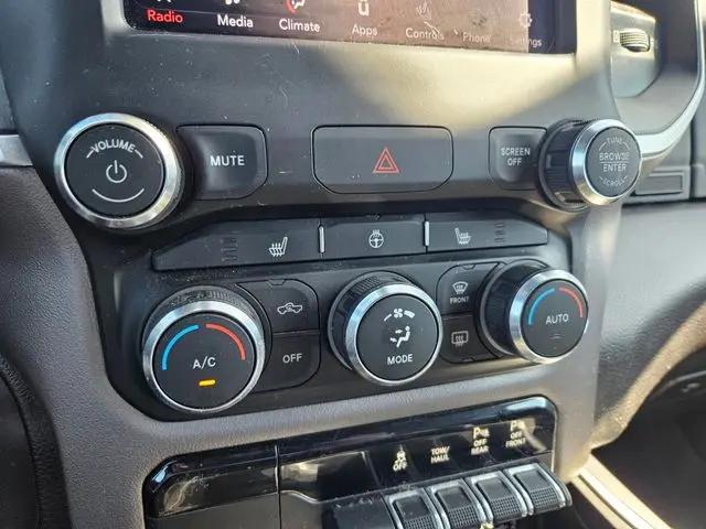 2020 Ram 1500 Big Horn Crew Cab 4x4 5'7" Box