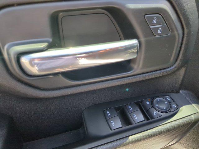 2025 Chevrolet Silverado 2500HD 4WD Crew Cab Standard Bed Custom
