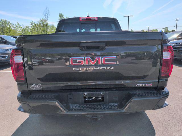2023 GMC Canyon 4WD Crew Cab Short Box AT4