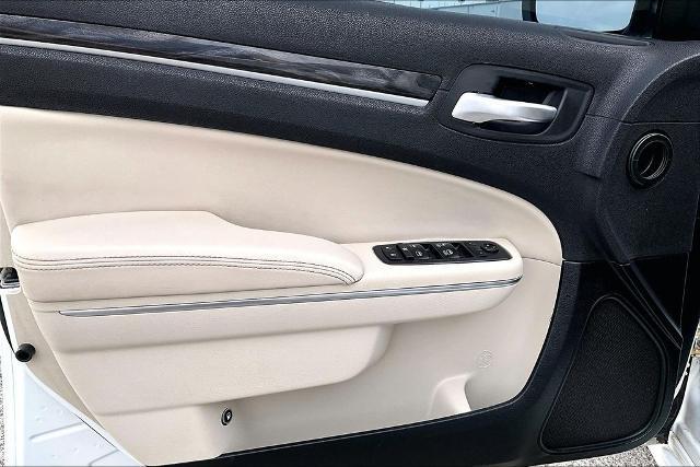 2018 Chrysler 300 Touring L