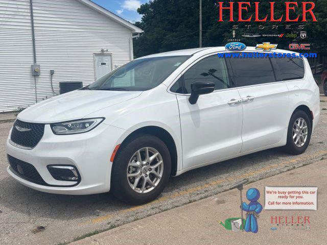 2024 Chrysler Pacifica Touring L for sale in El Paso, IL