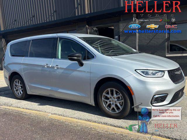 2024 Chrysler Pacifica Touring L for sale in El Paso, IL