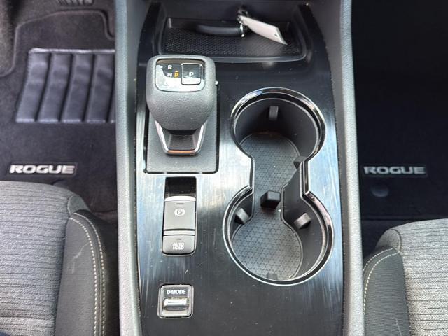 2022 Nissan Rogue SV FWD