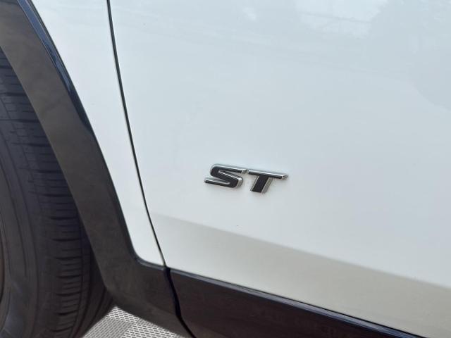 2025 Buick NV Sport Touring FWD