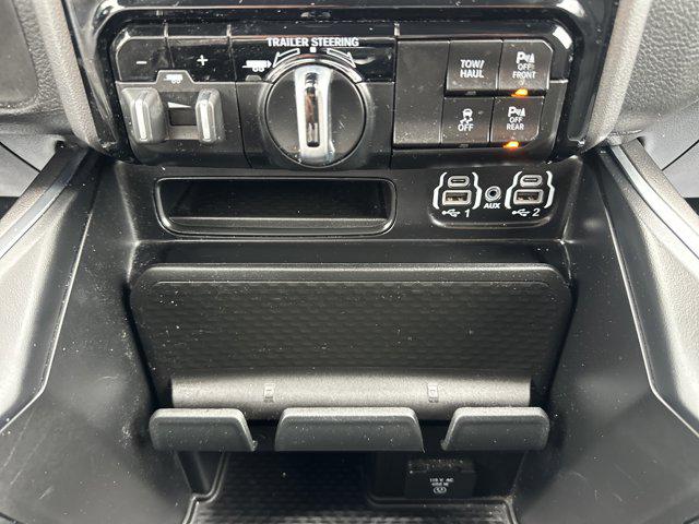 2024 Ram 1500 Big Horn Crew Cab 4x4 5'7" Box