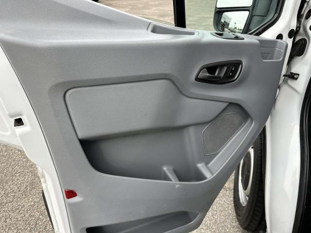 2018 Ford Transit 130 WB Medium Roof Cargo
