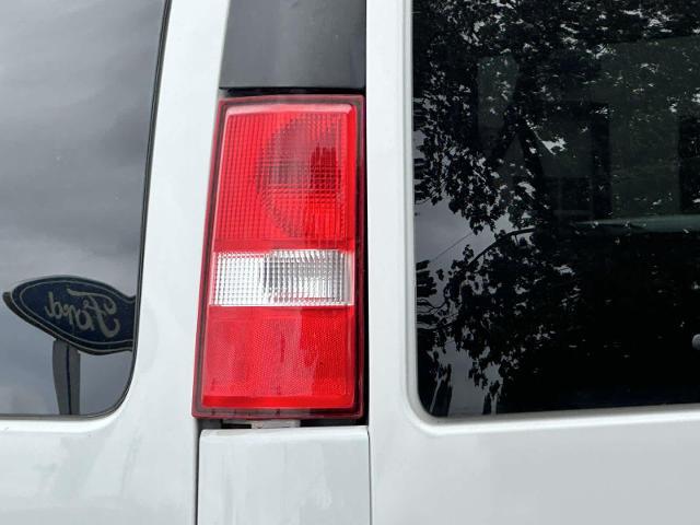 2022 Chevrolet Express Passenger RWD 3500 Extended Wheelbase LS