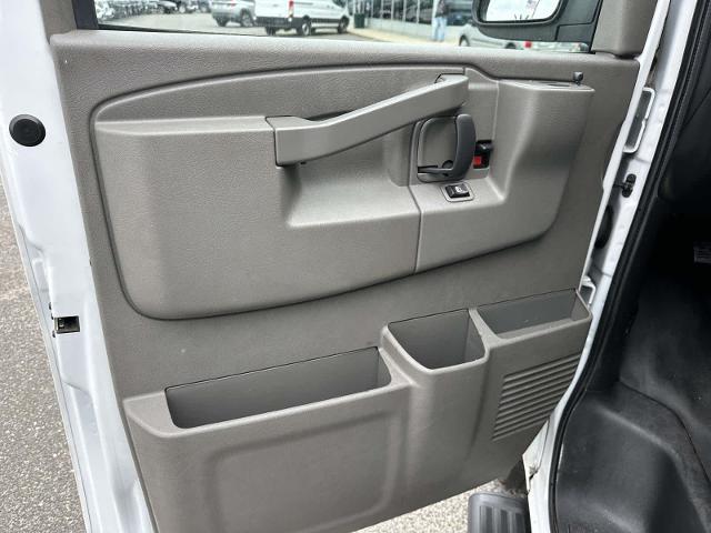 2022 Chevrolet Express Passenger RWD 3500 Extended Wheelbase LS