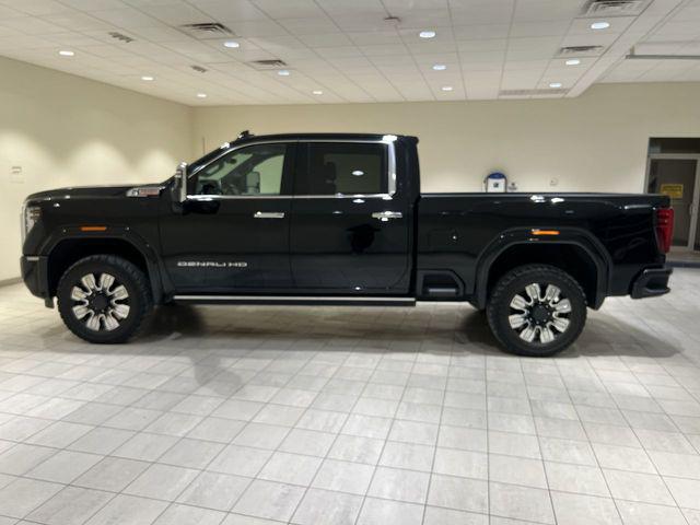 2024 GMC Sierra 2500HD 4WD Crew Cab Standard Bed Denali