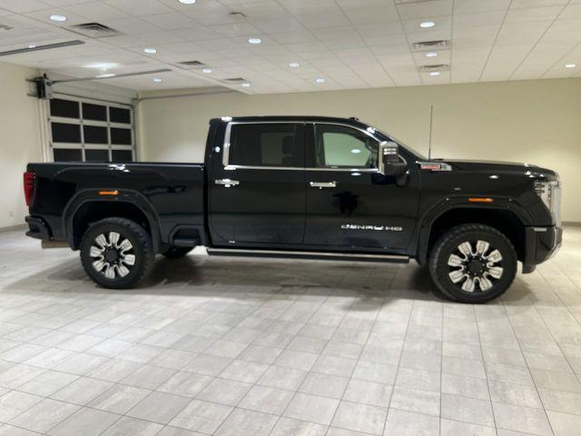 2024 GMC Sierra 2500HD 4WD Crew Cab Standard Bed Denali