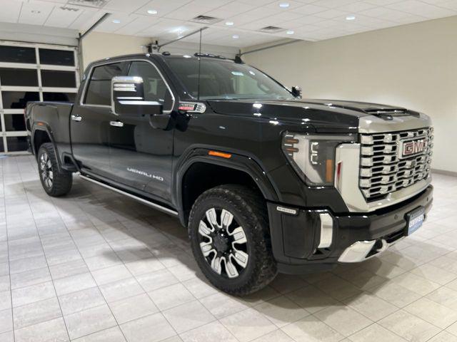 2024 GMC Sierra 2500HD 4WD Crew Cab Standard Bed Denali