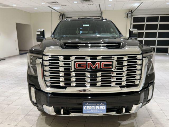 2024 GMC Sierra 2500HD 4WD Crew Cab Standard Bed Denali