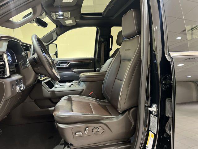 2024 GMC Sierra 2500HD 4WD Crew Cab Standard Bed Denali