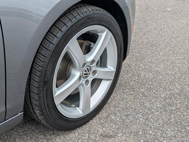 2013 Volkswagen Golf 2.5L 4-Door