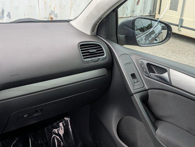 2013 Volkswagen Golf 2.5L 4-Door