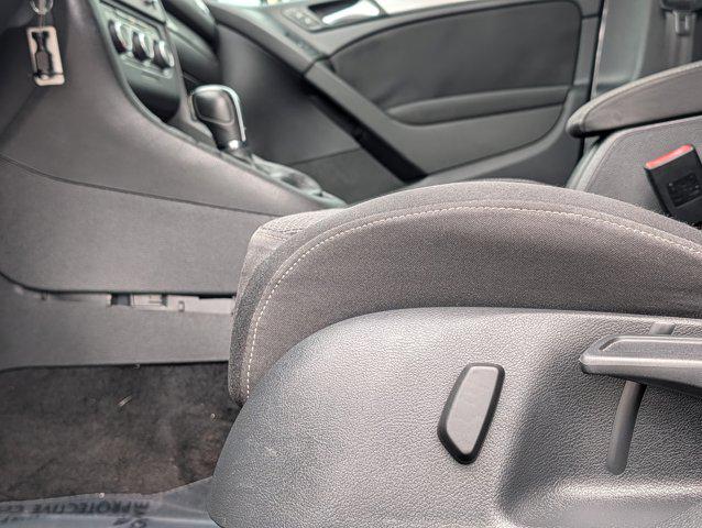 2013 Volkswagen Golf 2.5L 4-Door