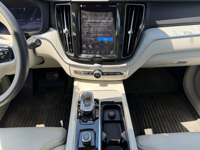 2025 Volvo XC60 B5 Ultra