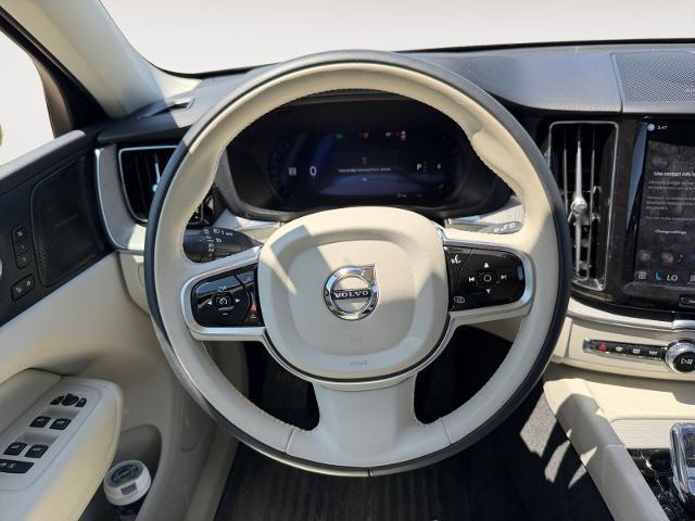 2025 Volvo XC60 B5 Ultra
