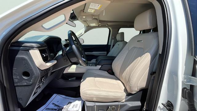 2024 Ford Expedition Platinum