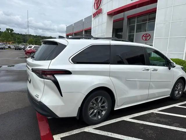 2023 Toyota Sienna XLE