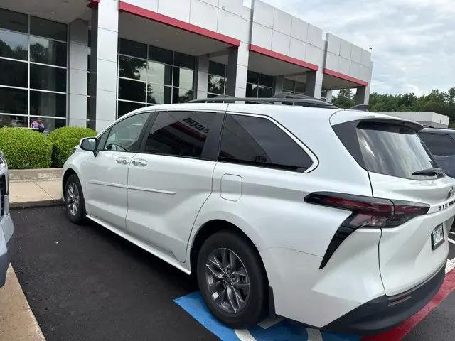 2023 Toyota Sienna XLE