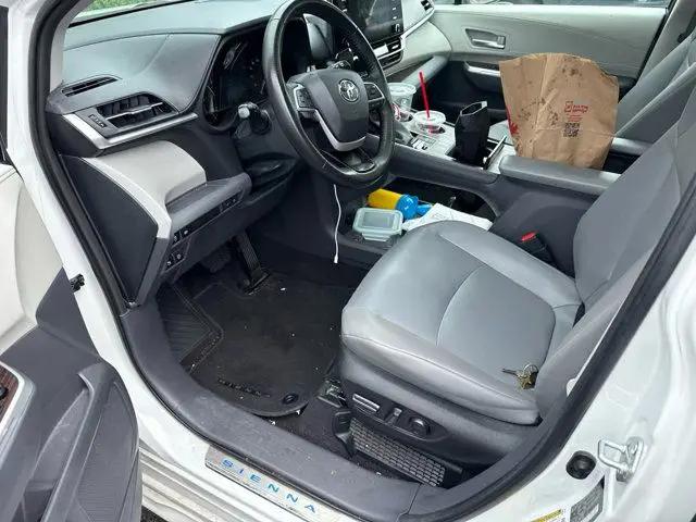 2023 Toyota Sienna XLE