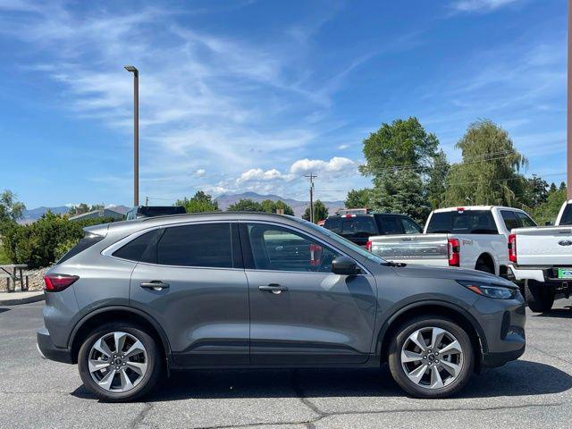 2025 Ford Escape Platinum