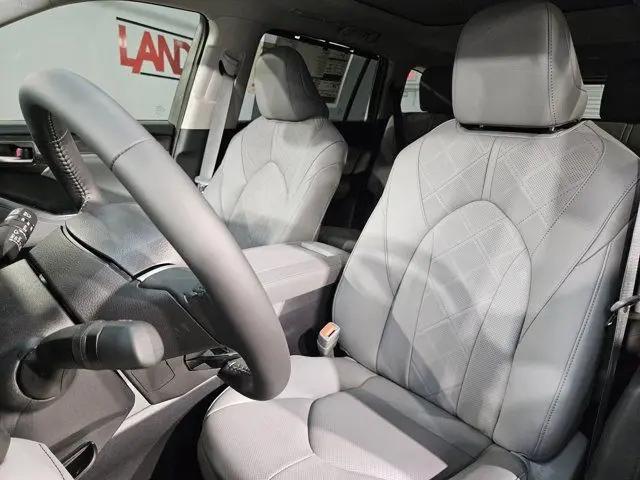 2026 Toyota Highlander Platinum