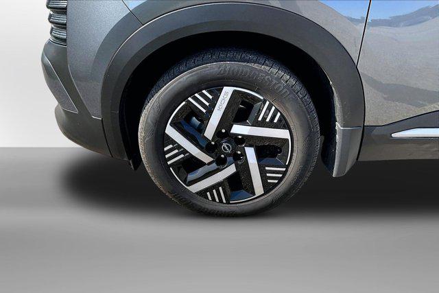 2025 Nissan Kicks SV FWD