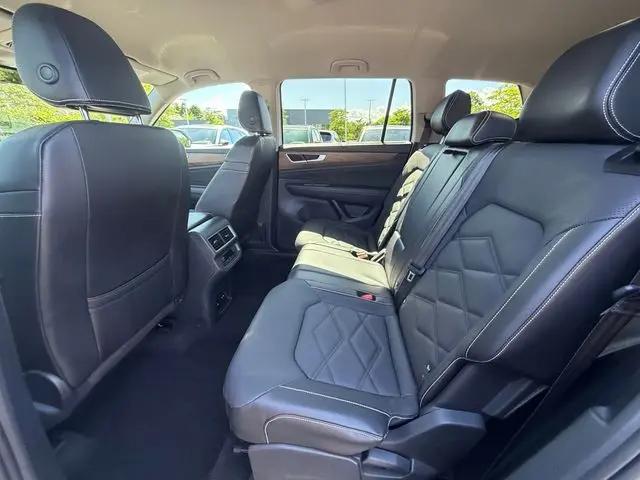 2024 Volkswagen Atlas 2.0T SE w/Technology