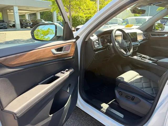 2024 Volkswagen Atlas 2.0T SE w/Technology