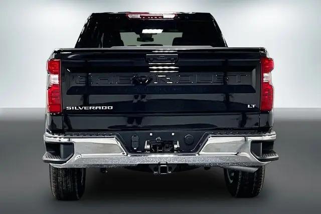 2026 Chevrolet Silverado 1500 4WD Crew Cab Short Bed LT with 2FL