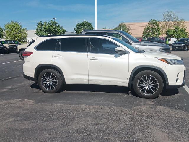 2017 Toyota Highlander SE