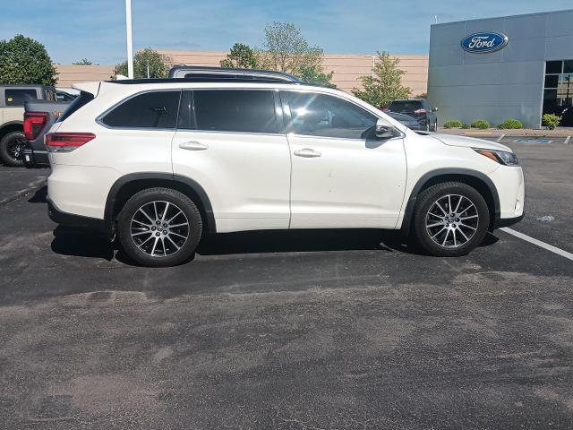 2017 Toyota Highlander SE