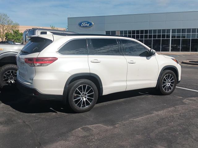 2017 Toyota Highlander SE