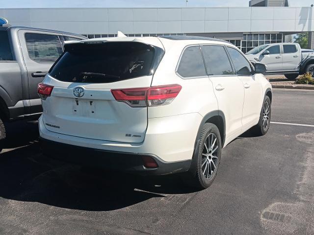 2017 Toyota Highlander SE