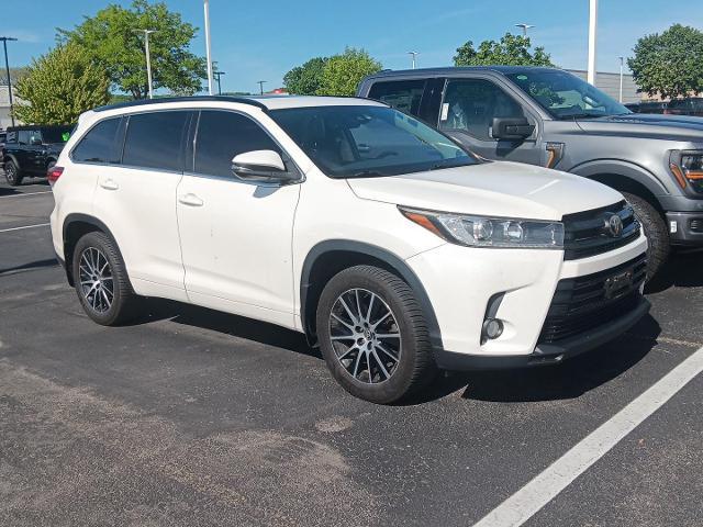 2017 Toyota Highlander SE