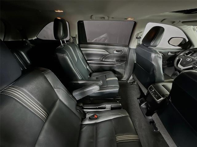 2017 Toyota Highlander SE