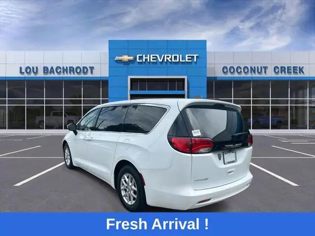 2023 Chrysler Voyager LX