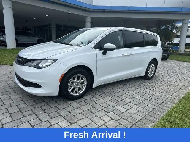2023 Chrysler Voyager LX