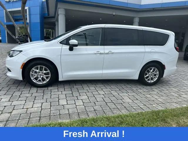 2023 Chrysler Voyager LX