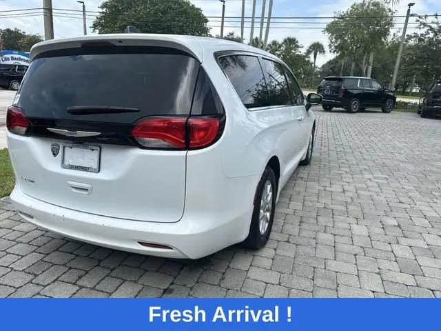 2023 Chrysler Voyager LX