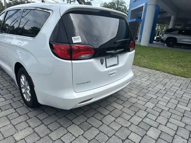 2023 Chrysler Voyager LX
