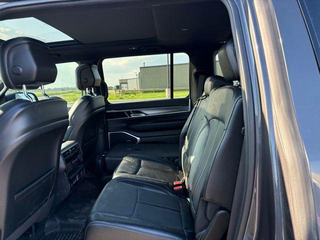 2024 Jeep Wagoneer Series II Carbide 4x4