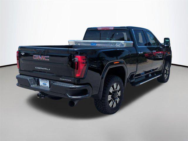 2025 GMC Sierra 2500HD 4WD Crew Cab Standard Bed Denali