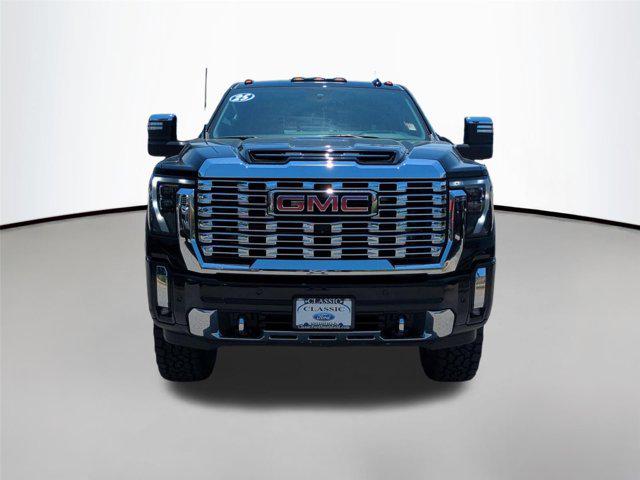 2025 GMC Sierra 2500HD 4WD Crew Cab Standard Bed Denali